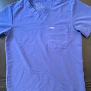 Men’s figs scrub top M